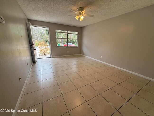 Foto del edificio - 324 Bay Ave