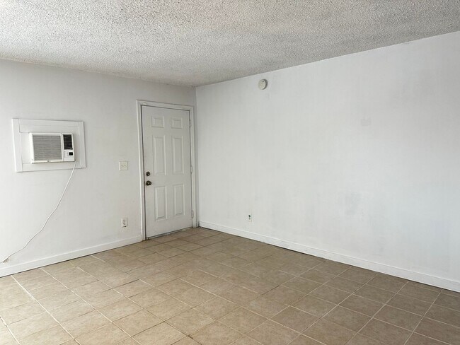 Foto del edificio - 14005 N Palm St