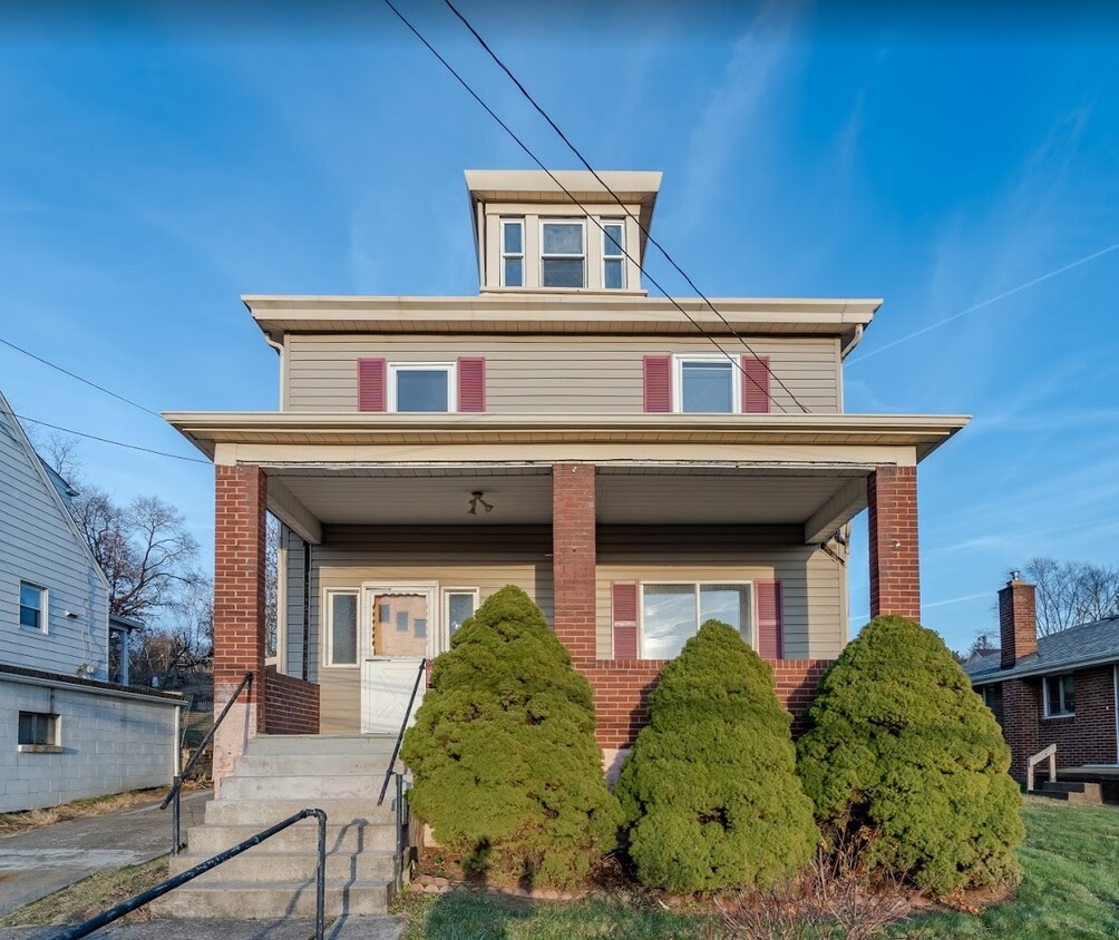 702 Grand Ave, Aliquippa, PA 15001 House Rental in Aliquippa, PA