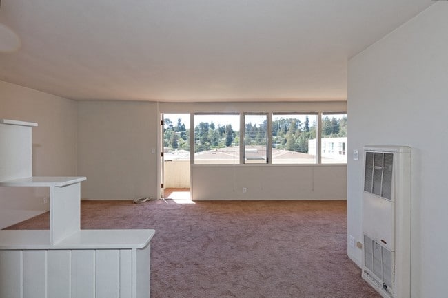 Building Photo - 6520 Lucas Ave