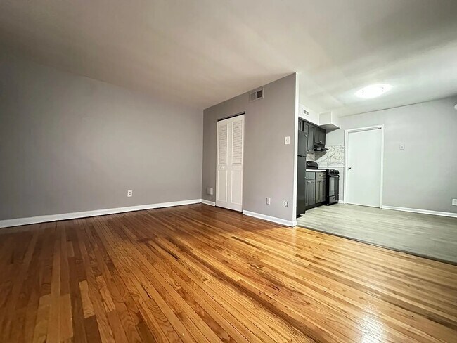 Foto del edificio - 7100 Oxford Ave