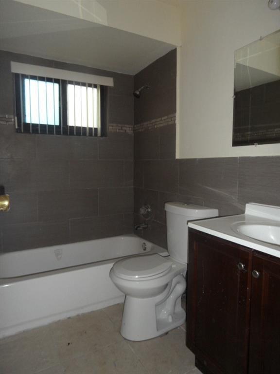 Building Photo - 2724 SW 46th St