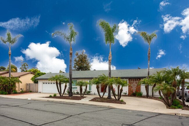 Foto del edificio - Traditional Single Family with Spacious Yard!