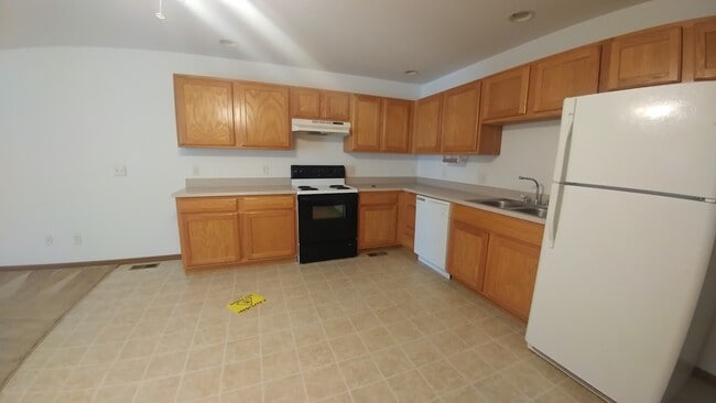 Building Photo - 5602 Valley View Dr