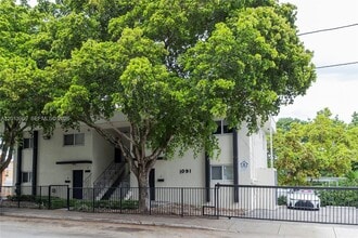 Building Photo - 1091 SW 4th St
