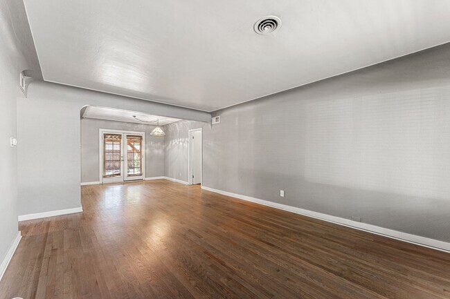 Building Photo - Charming Home with Open Floor Plan, wood f...