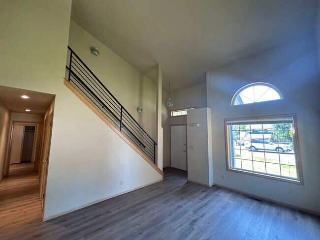 Foto del edificio - 1350 Lahti Drive (Rent Special!)