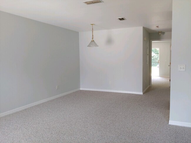 Building Photo - 1161 N Lion Cub Pt