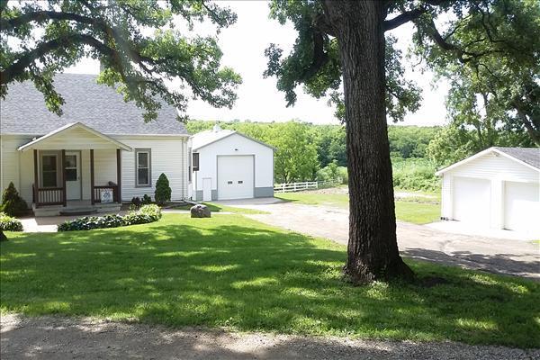 Primary Photo - Country Living w/Barn