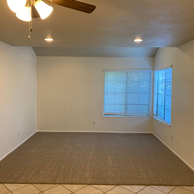 Building Photo - REDUCED!  Orchard Meadows Condo