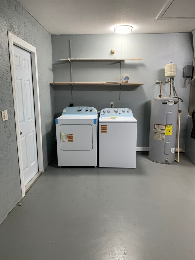 Foto del edificio - 2271 SE Shipping Rd