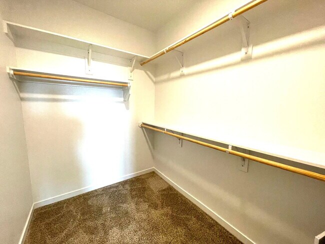 Building Photo - 1201 Wolf Cyn Rd