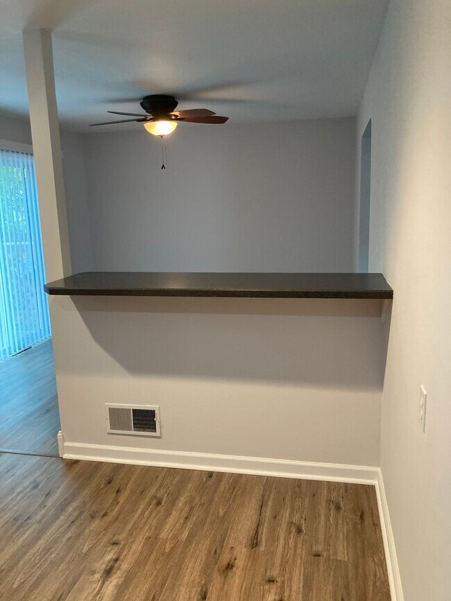 Building Photo - Updated 3 bedroom single family home in Ne...