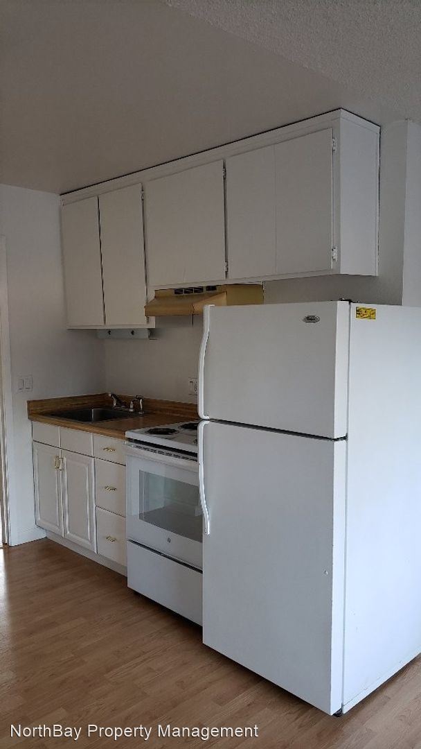 Foto del edificio - 220 Golden Ridge Ave