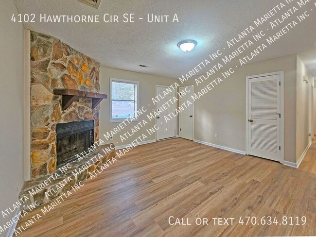 Building Photo - 3-Bedroom, 2-Bath Ranch Duplex on Spacious...