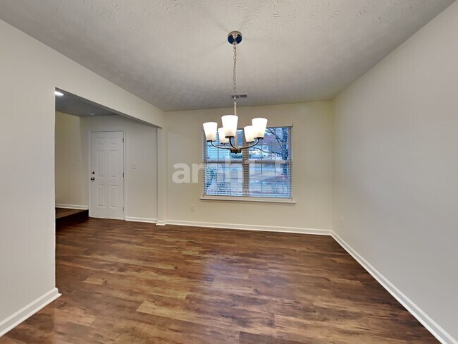 Foto del edificio - 302 Spring Moor Ln