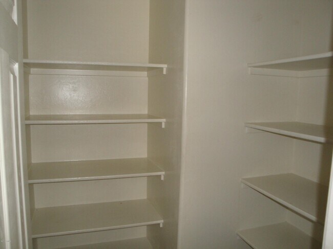 Building Photo - 44457 W Knauss Dr