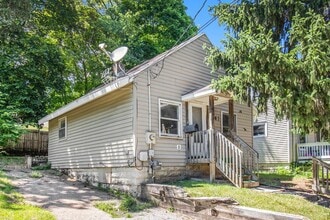 Building Photo - 1141 Linwood St