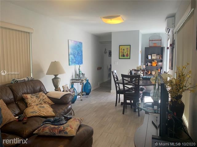 Foto del edificio - 1 br, 1 bath Duplex - 309 E 17th St # 309