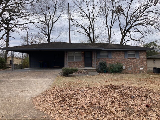 Primary Photo - 2108 Seminole Trail