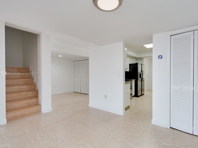 Foto del edificio - 3 br, 2.5 bath House - 3827 NE 166th St # 7