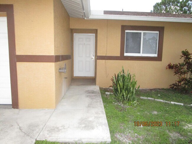 Building Photo - Avail Now-Lehigh Acres Duplex