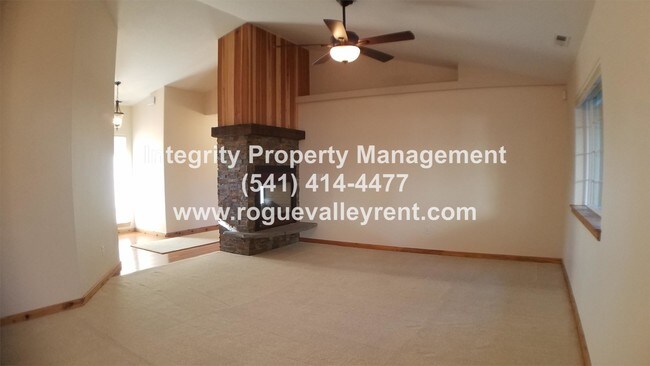 Building Photo - 627 SW Wagner Meadows Dr
