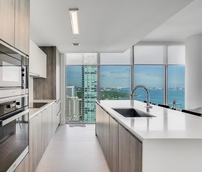 Foto del edificio - 2900 NE 7th Ave