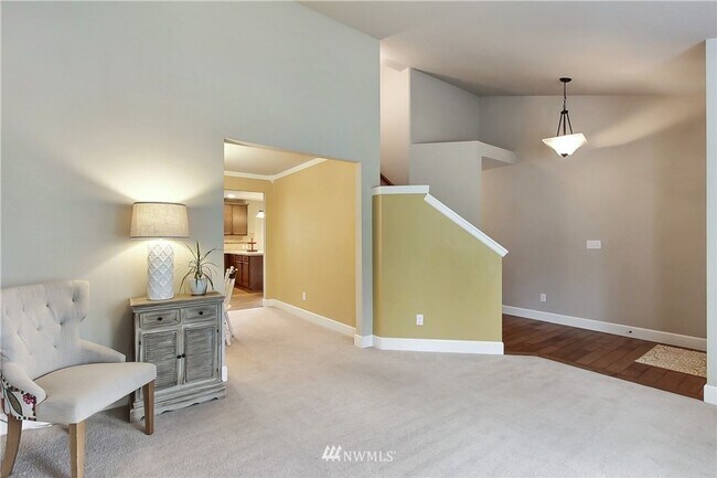 Building Photo - Gorgeous Home in Lacey’s Coveted Courtney ...
