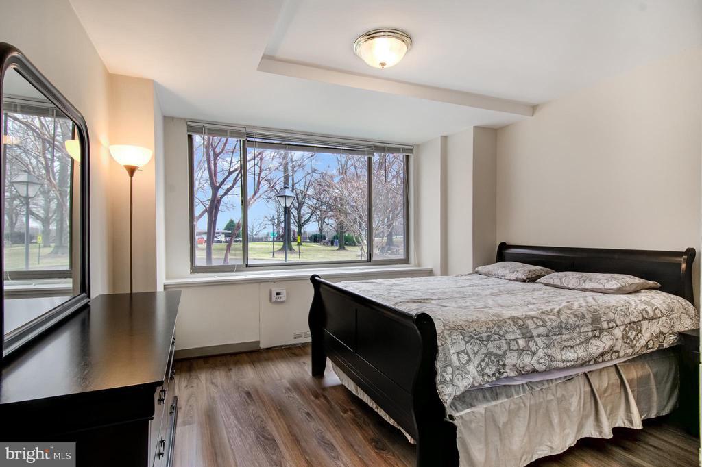 Foto principal - 1111 Arlington Blvd