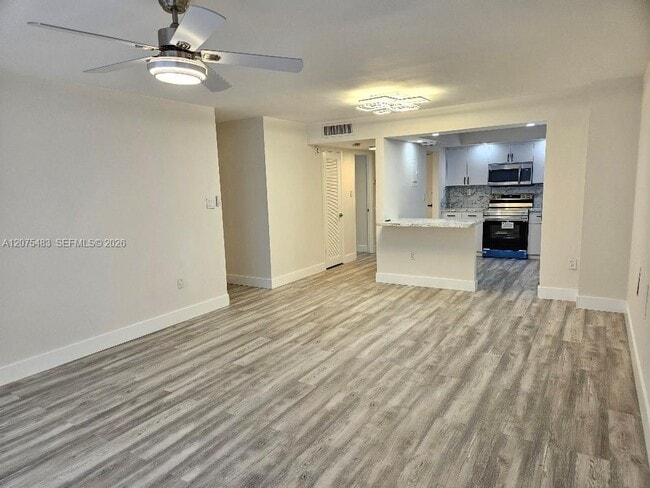 Foto del edificio - 18021 Biscayne Blvd