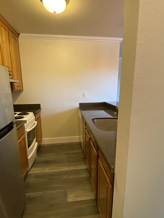 Building Photo - 280 Stonegate Cir