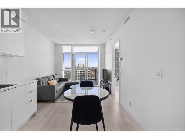 Photo du bâtiment - 537 Cottonwood Ave