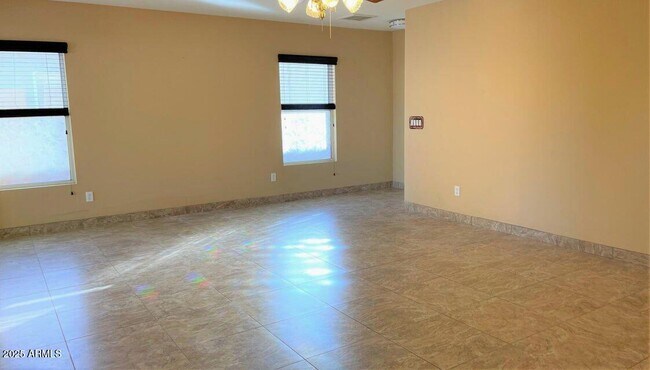 Building Photo - 2862 E Bagdad Rd