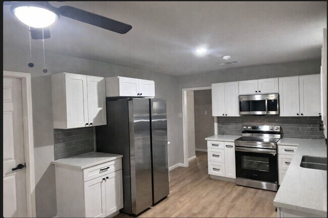 Foto del edificio - For Rent: Beautiful Single-Family Home in Seguin