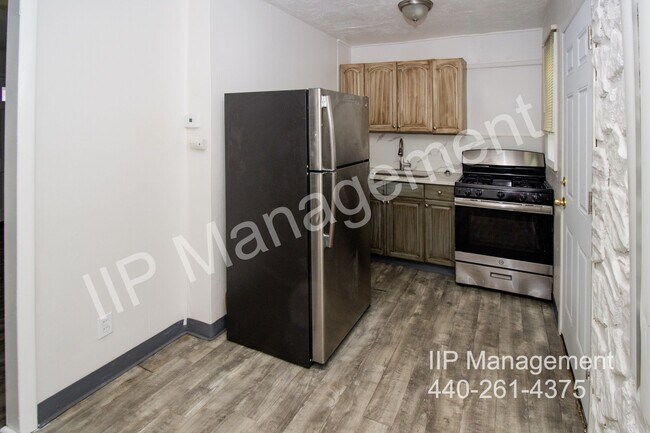 Foto del edificio - 450 Kenwood Dr