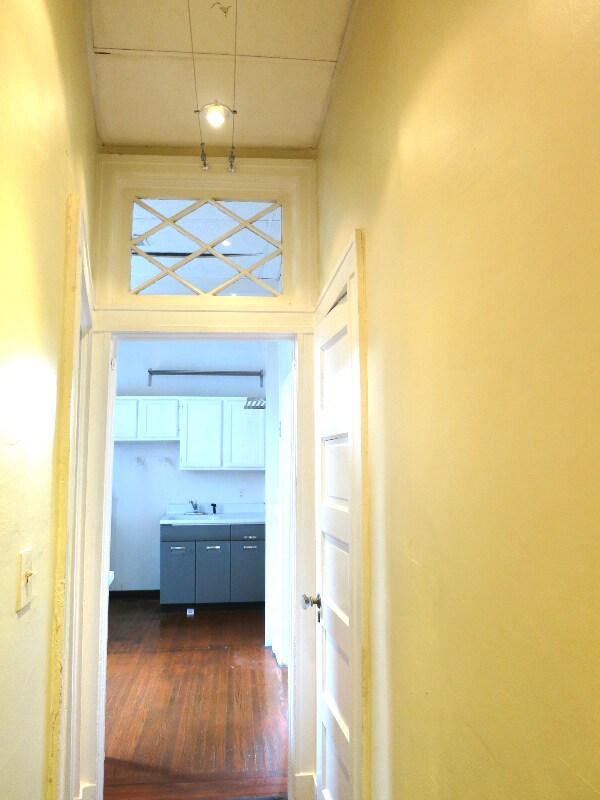 Foto del edificio - 216 W Madison St