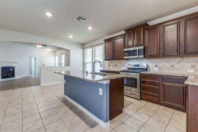 Foto del edificio - 5244 Canfield Ln