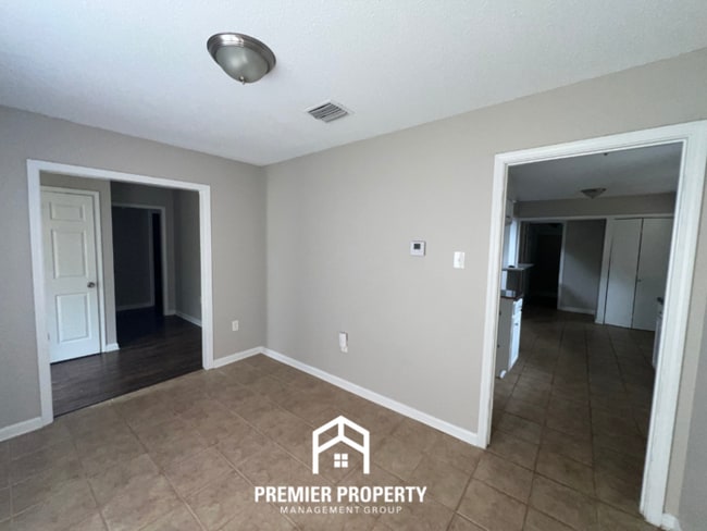 Photo - 4392 Spring Harbor Dr House