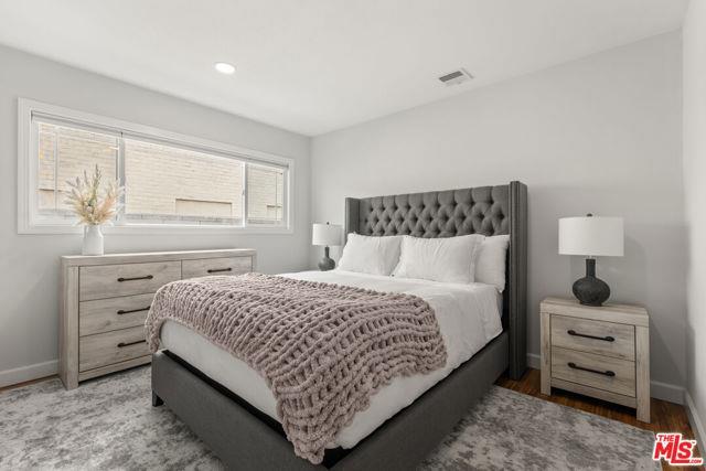 Foto del edificio - 419 S Almont Dr