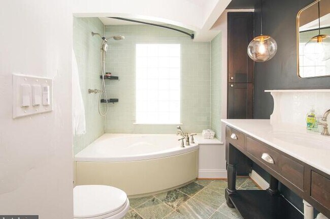 Foto del edificio - 5602 Hawthorne St