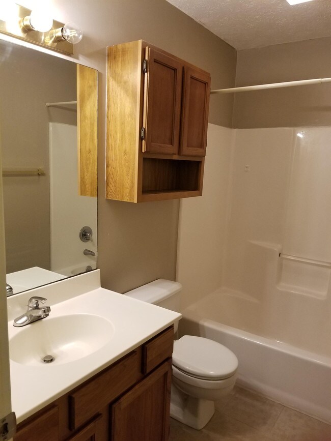 Building Photo - 8205 Mecklenburg Ct