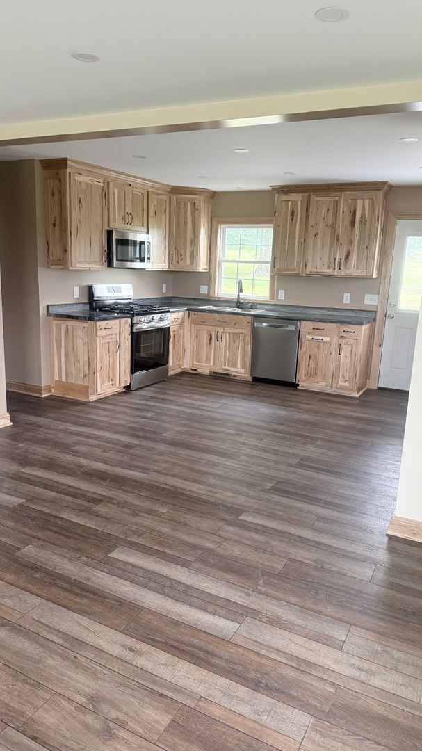 Foto del edificio - BRAND new 3 bedroom 1.5 bath LAUREL SCHOOL Ready now!