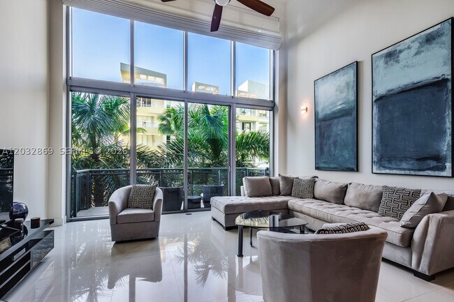 Foto del edificio - 6000 Collins Ave
