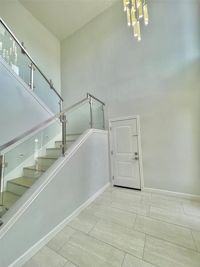 Foto del edificio - 6000 Sugar Hill Dr