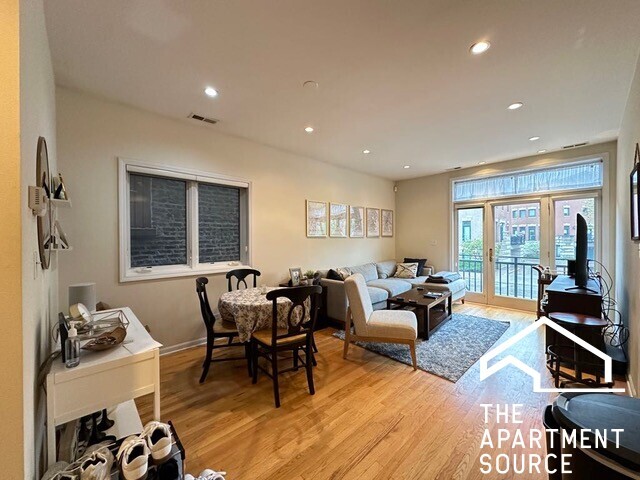 Foto principal - 421 W Armitage Ave