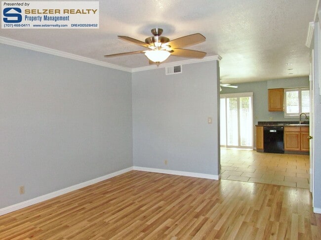 Foto del edificio - Fully equipped 2 bd. townhome in a super c...