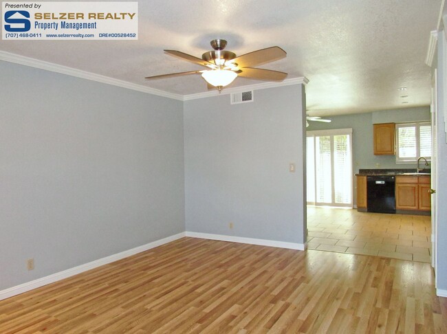 Foto del edificio - Nicely equipped 2 bd. townhome in a super ...