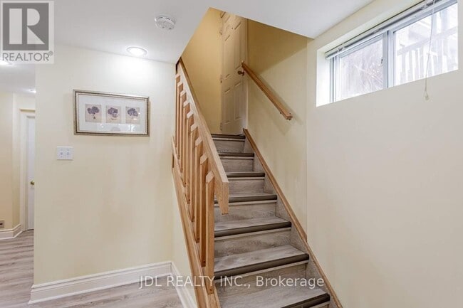Building Photo - 50 Silverview Dr
