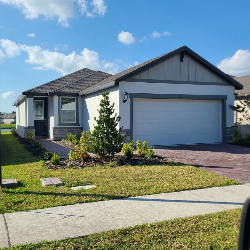 203 Pitching Wedge Dr, Daytona Beach, FL 32124 House Rental in